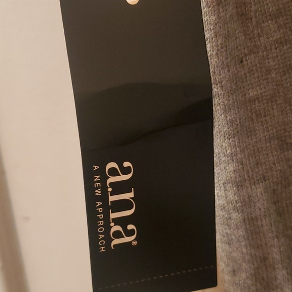 Sweater - Picture 3 of 5